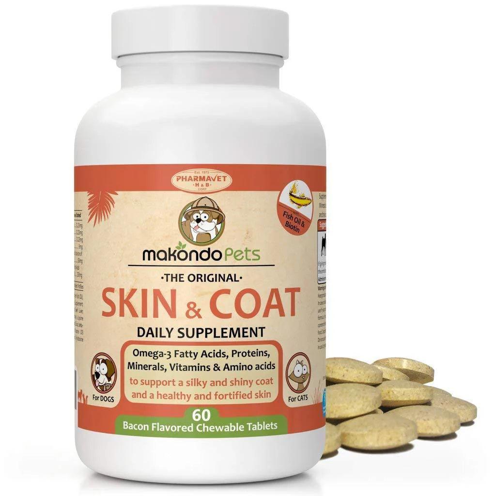 A white DogHealthStore.com bottle labeled Skin and Coat Supplement with Fish Oil and Omega-3 Fatty Acids for Dogs and Cats (for itchiness) is shown with bacon-flavored chewable tablets beside it.